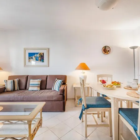 Family Holidays @ Balaia 143 شقة