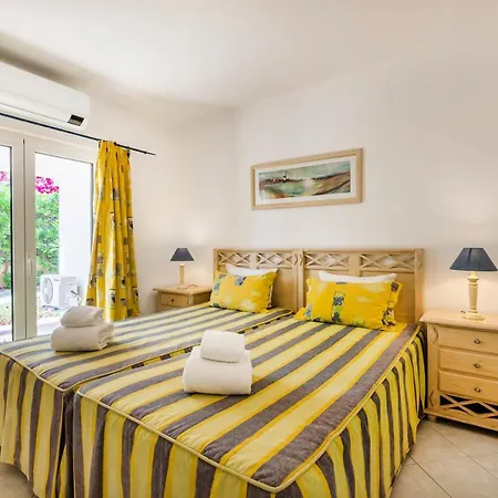 Family Holidays @ Balaia 143 شقة